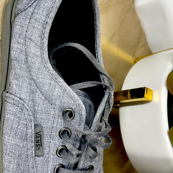 Vans - Picture 4 of 5